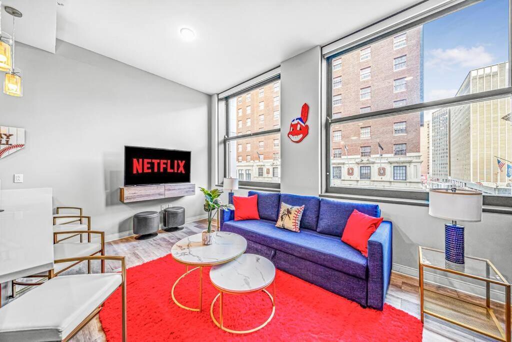 Appartamento 2Br Unit In The Heart Of Dt With View Of Playhouse Square, Pool & Gym Access- 305 Cleveland Esterno foto