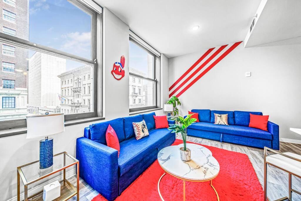 Appartamento 2Br Unit In The Heart Of Dt With View Of Playhouse Square, Pool & Gym Access- 305 Cleveland Esterno foto