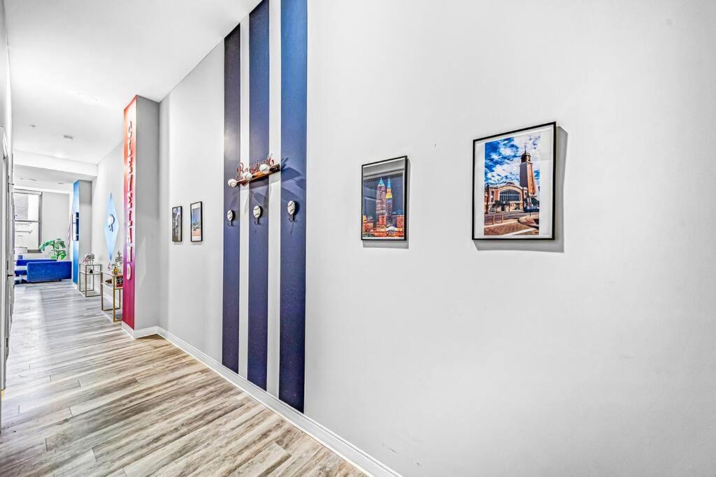 Appartamento 2Br Unit In The Heart Of Dt With View Of Playhouse Square, Pool & Gym Access- 305 Cleveland Esterno foto