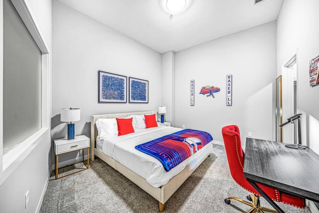 Appartamento 2Br Unit In The Heart Of Dt With View Of Playhouse Square, Pool & Gym Access- 305 Cleveland Esterno foto