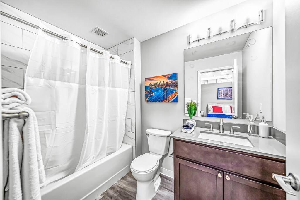 Appartamento 2Br Unit In The Heart Of Dt With View Of Playhouse Square, Pool & Gym Access- 305 Cleveland Esterno foto
